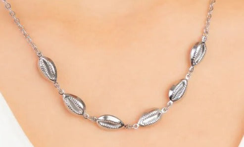 Choker de aço inox com 6 Búzios 37 cm