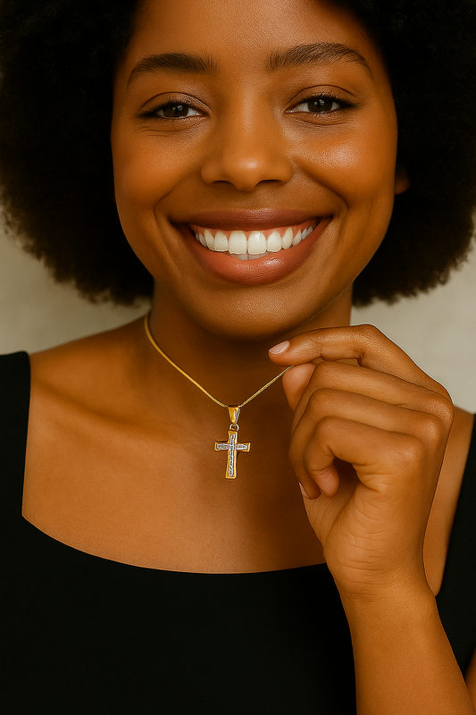 Colar aço inox rabo de rato pingente cruz cravejado banho dourado