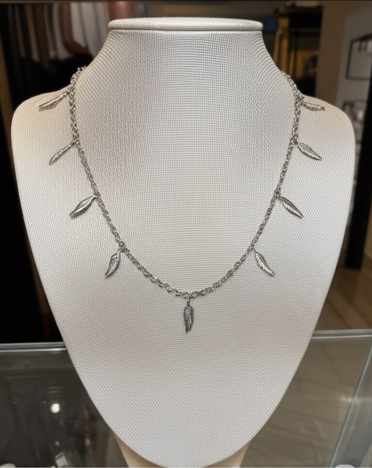 Choker de aço inox, folhas com detalhes 37 cm