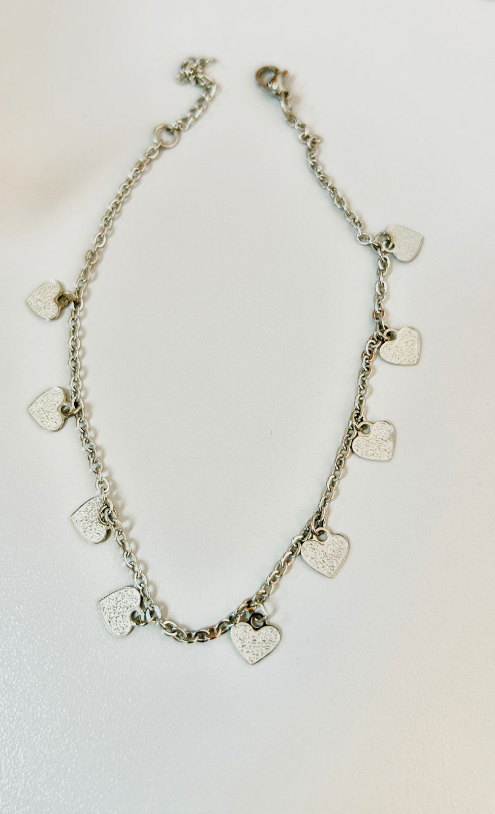 Tornozeleira de aço inox, 9 mini Corações com brilho 28 cm