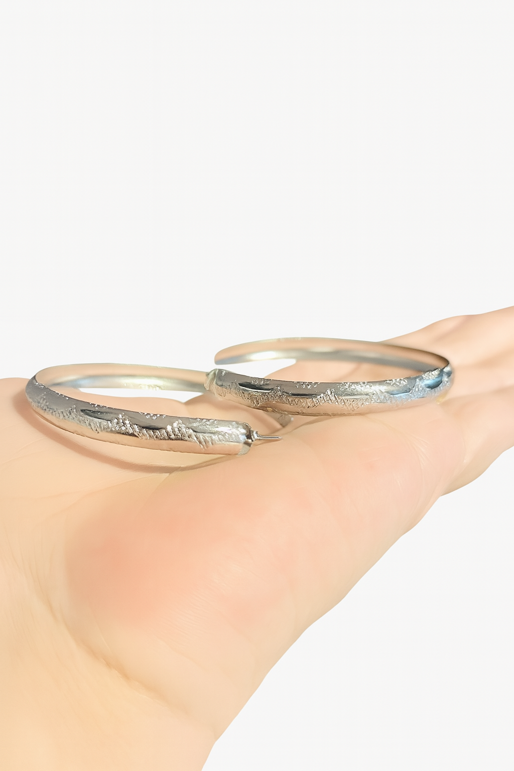 Argola de aço inox, com detalhes, aro redondo grosso 5 cm