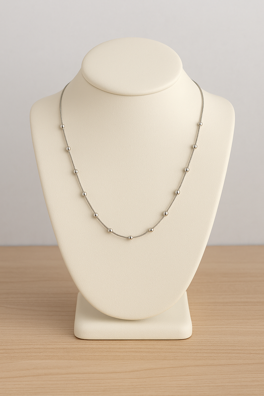 Colar de aço inox, prateado e banho dourado, corrente rabo de rato com 12 bolinhas médias 45 cm