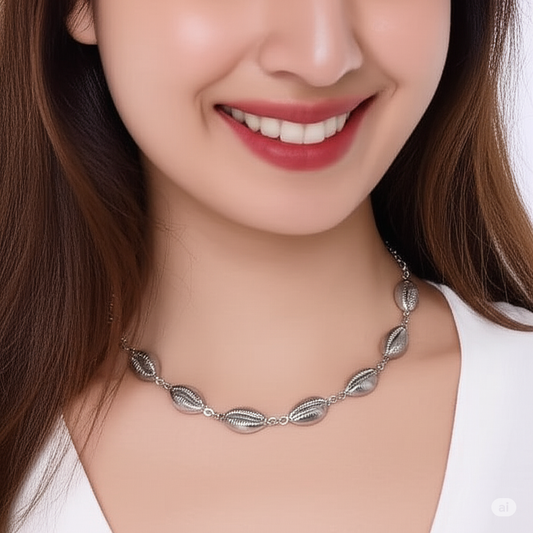 Choker de aço inox com 6 Búzios 37 cm